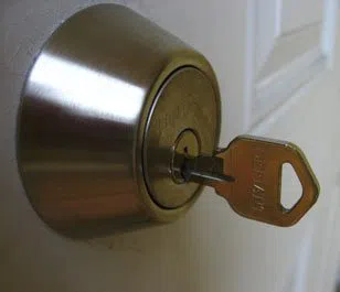 Locksmith Master Shop Arlington, MA 617-712-1265 Locksmith Master Shop Arlington, MA 617-712-1265 - 13-Key-Broke-In-Lock